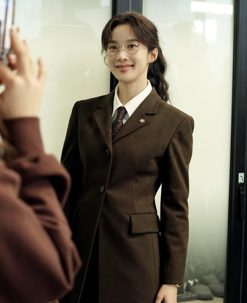 드라마-아너-속-42살의-스타일링-👩🏻‍⚖️👩🏻‍⚖️👩🏻‍⚖️-(정은채-이나영-이청아)-3-이미지