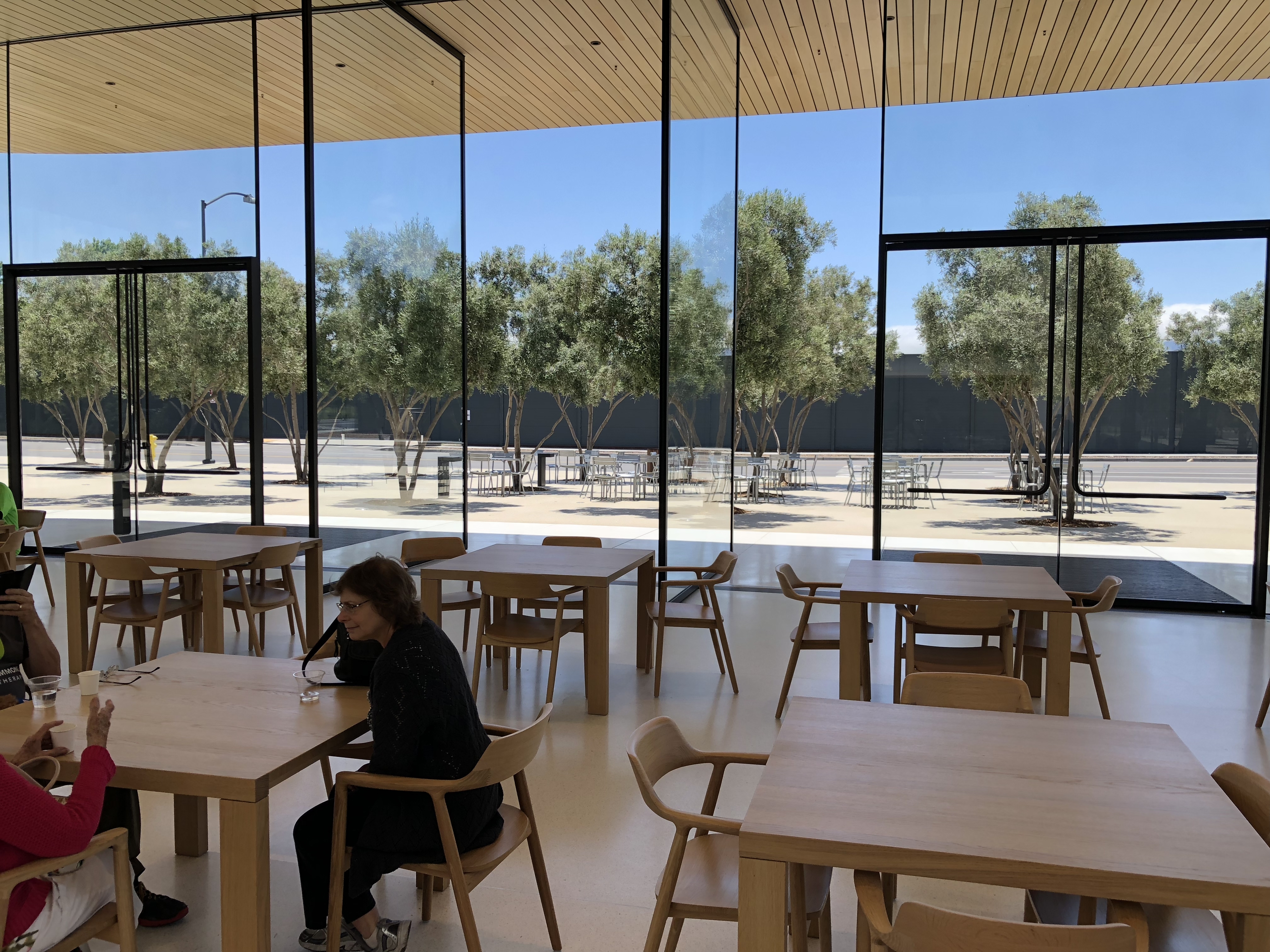 시카고-애플스토어-vs-캘리포니아-애플스토어-28-이미지