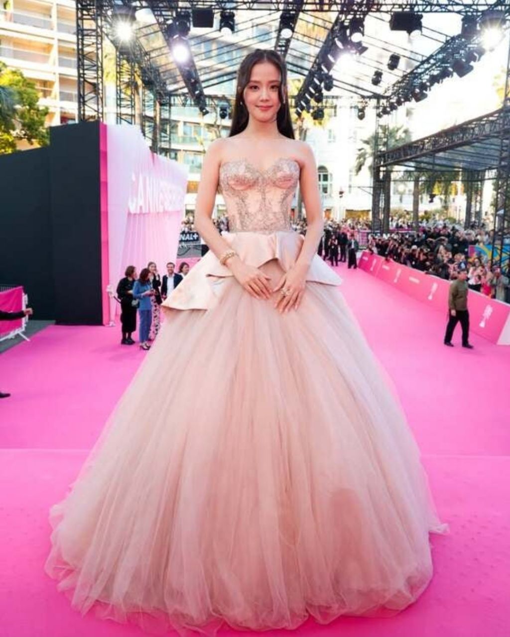 국위선양중인-블랙핑크-제니와-지수-21-이미지