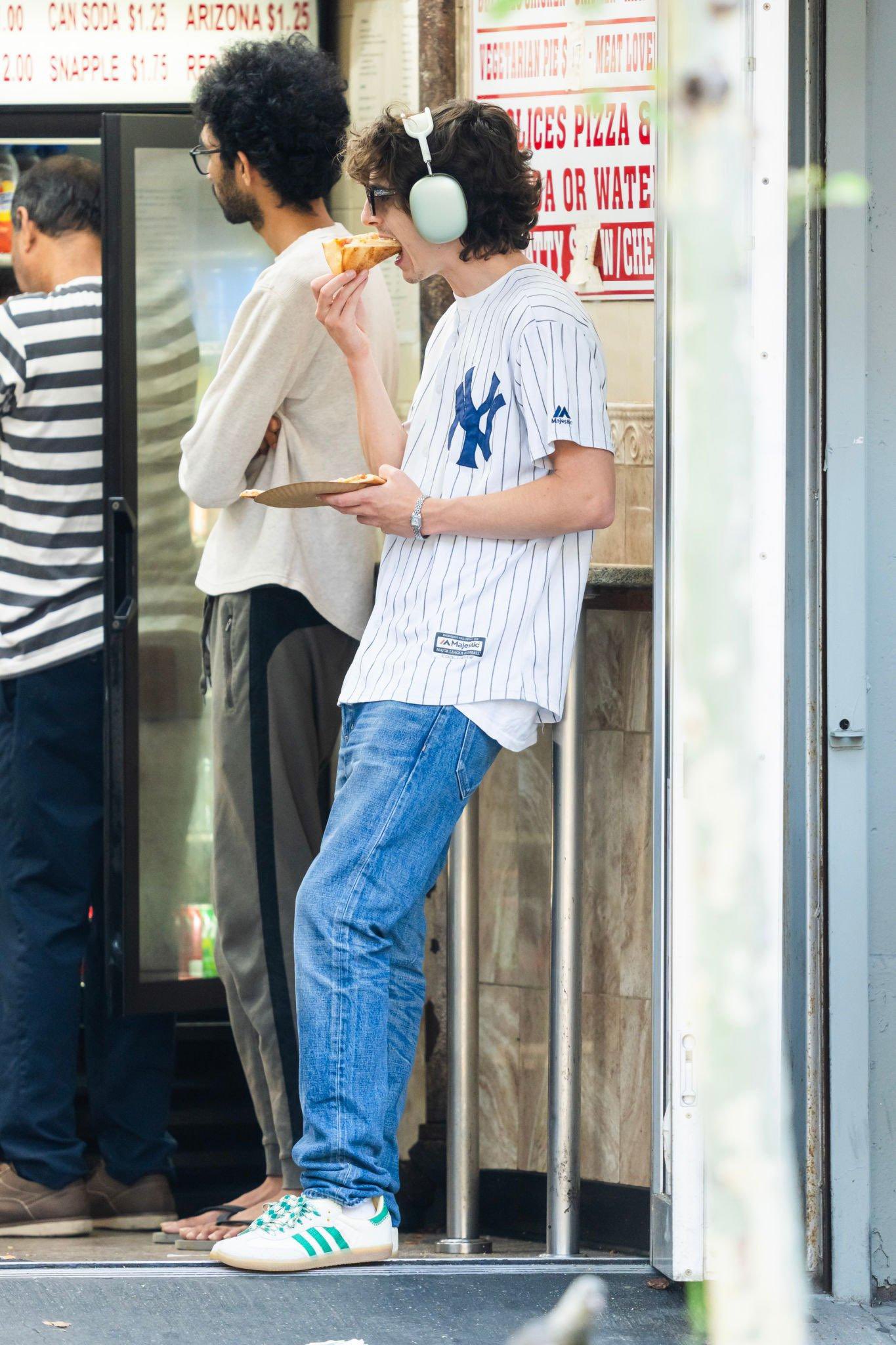 우리도-일상생활에서-야구유니폼-입고다니자-1-이미지