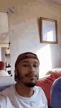 엄마-아빠-내-향수-냄새-맡아봐-0-이미지