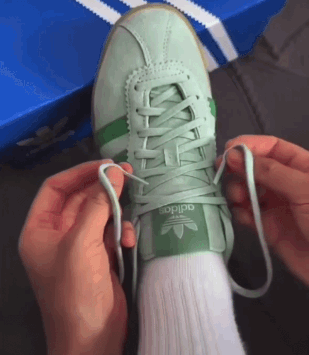 일본-아디다스-직원이-알려주는-운동화끈-절대-안풀리게-묶는-방법-0-이미지