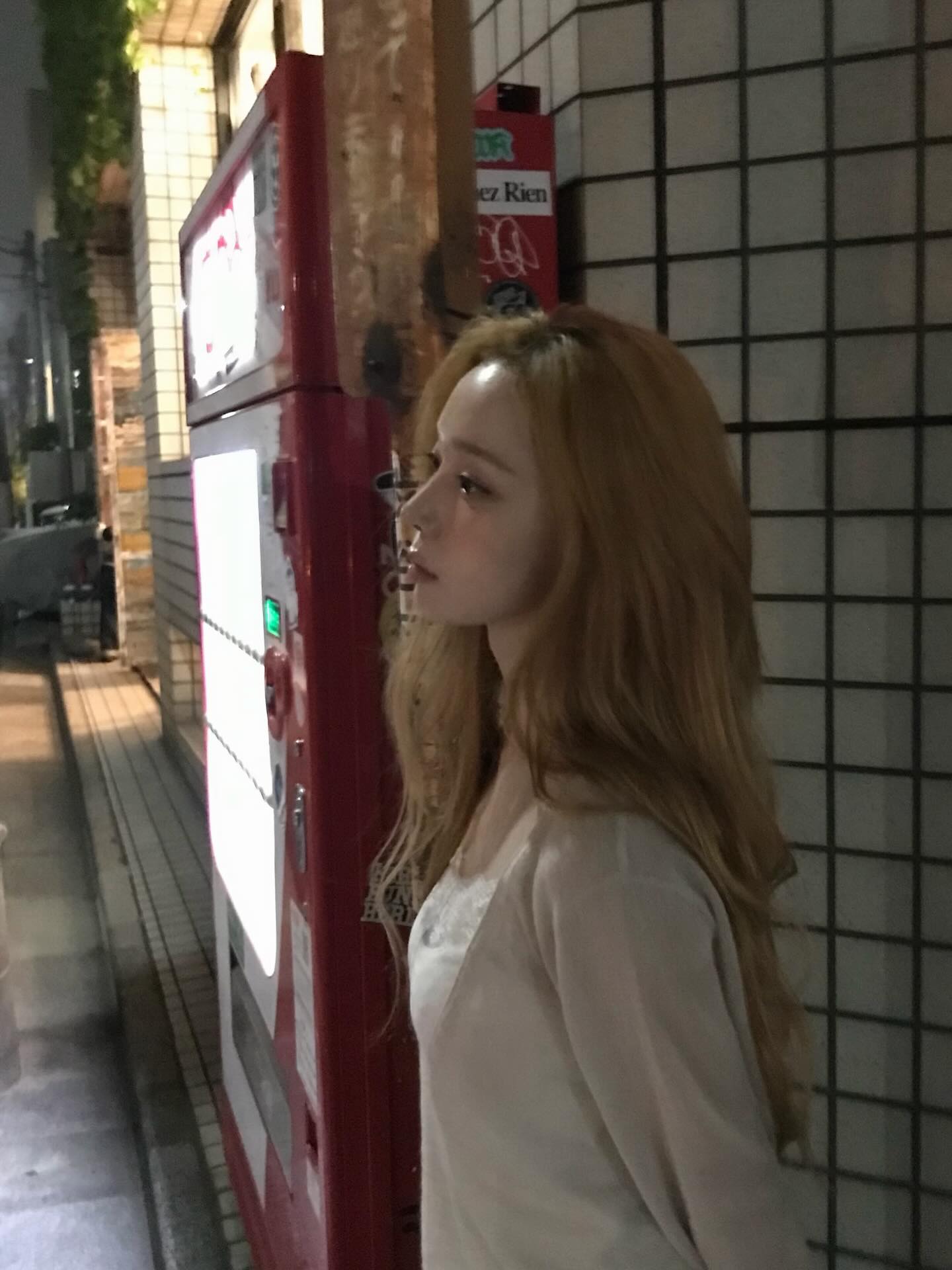 금발로-돌아온-에서파-윈터-근황.jpg-5-이미지