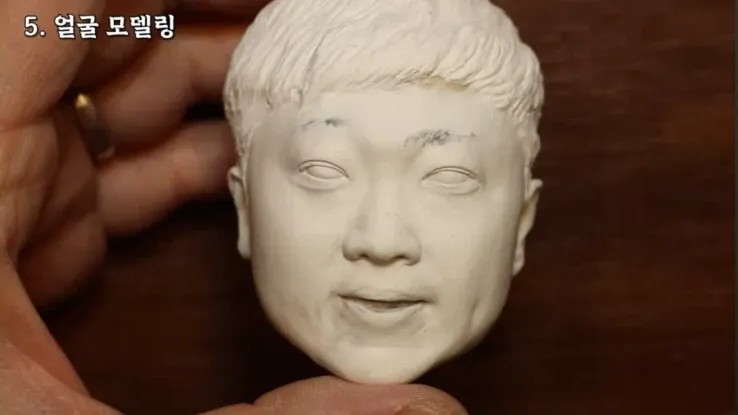 前-충주맨-김선태-피규어-키링-만든-사람-2-이미지
