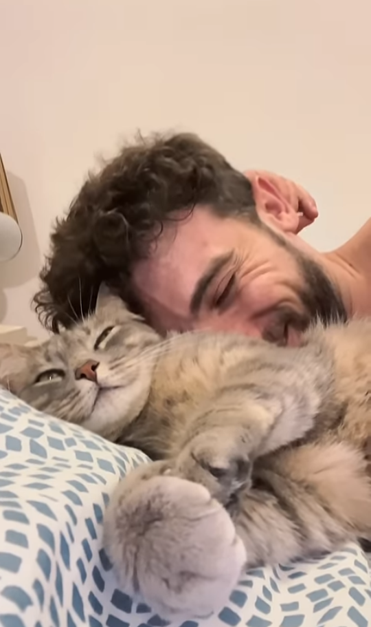 집사가-내는-소리-따라하는-고양이-0-이미지