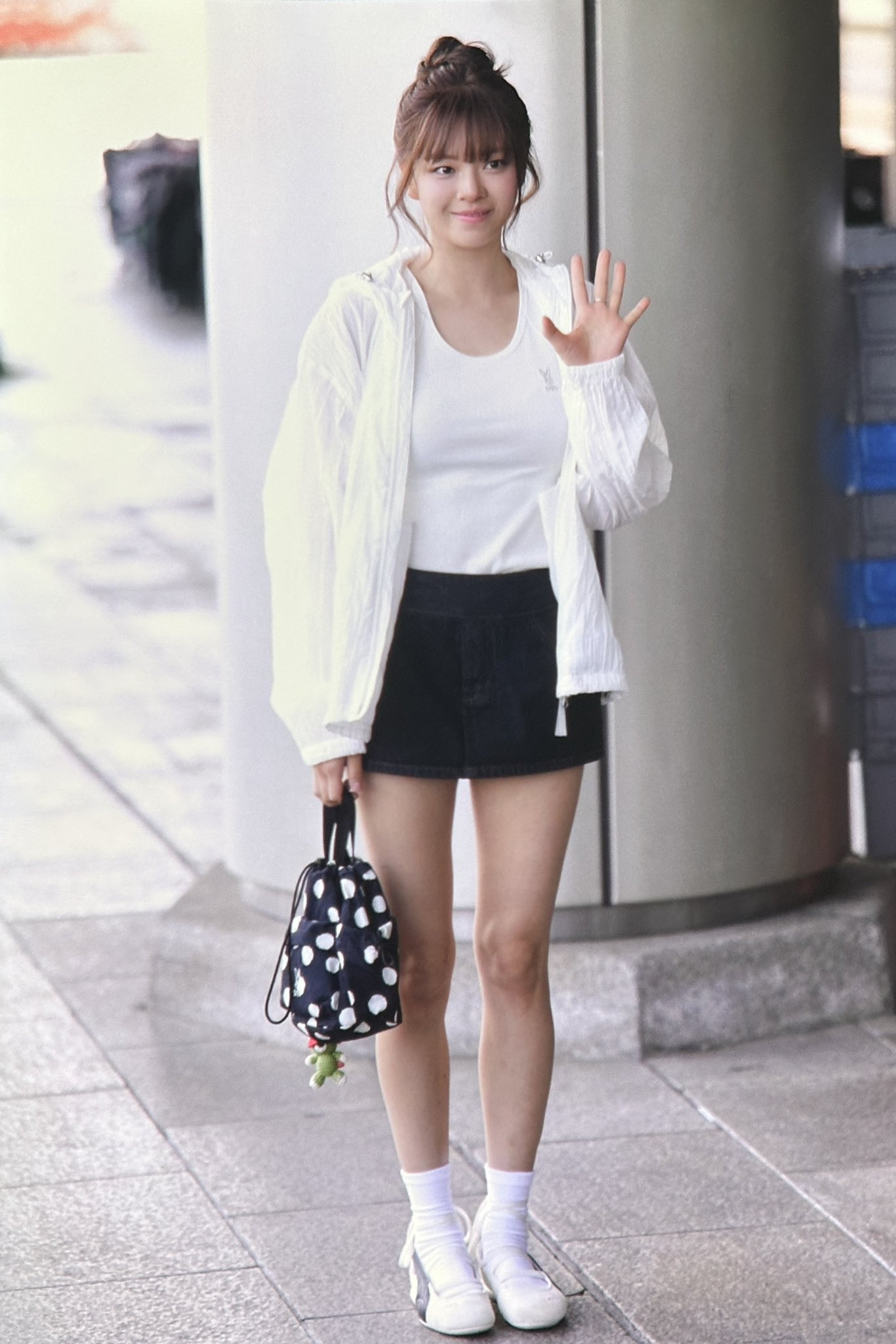 오늘자-트와이스-정연-상큼걸-공항패션.gif-5-이미지