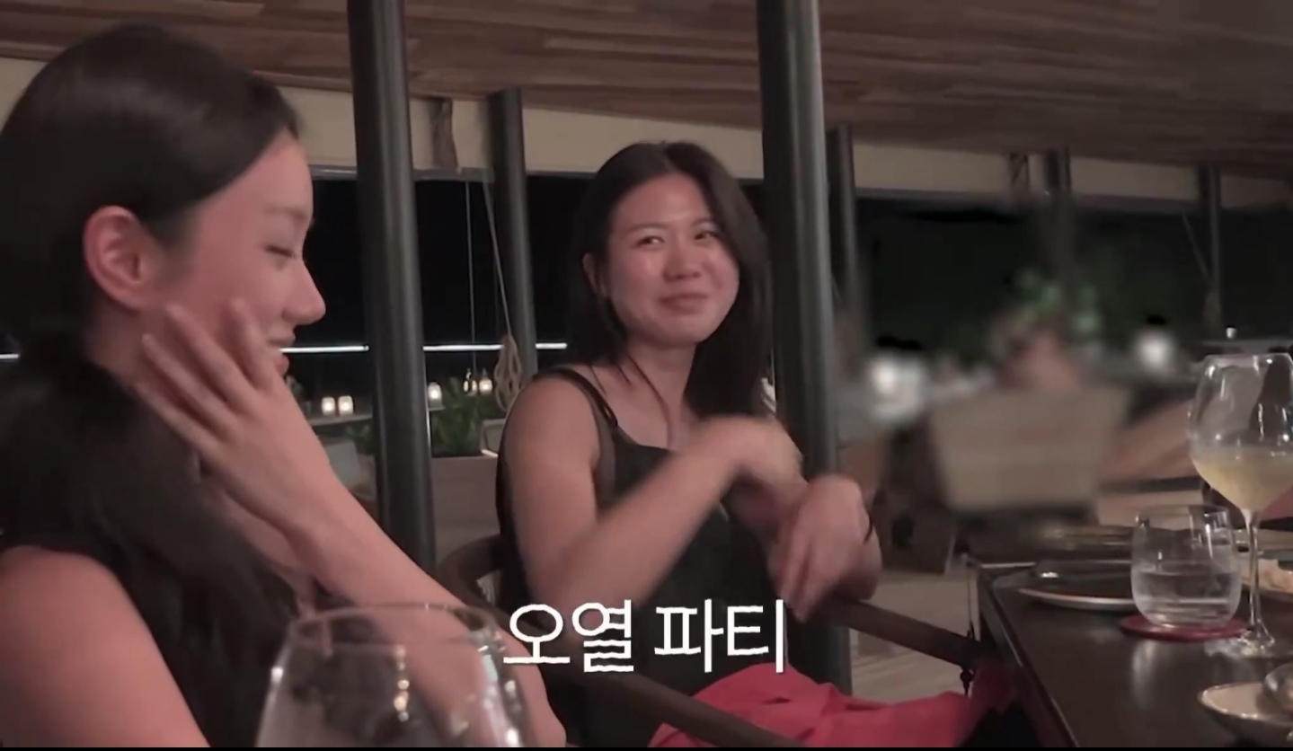 현재-소속사와-재계약-조건으로-계약금-안-받을테니-본인-스태프들-보너스-달라고-한-혜리.jpg-10-이미지