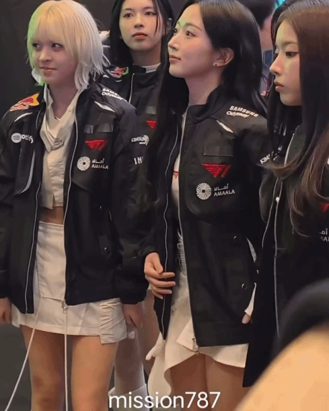 티원-홈그에서-발견된-티원-유니폼-입은-엔믹스-멤버들ㄷㄷㄷㄷ-0-이미지