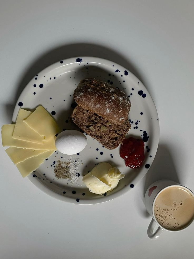 덴마크식-아침-식사-4-이미지