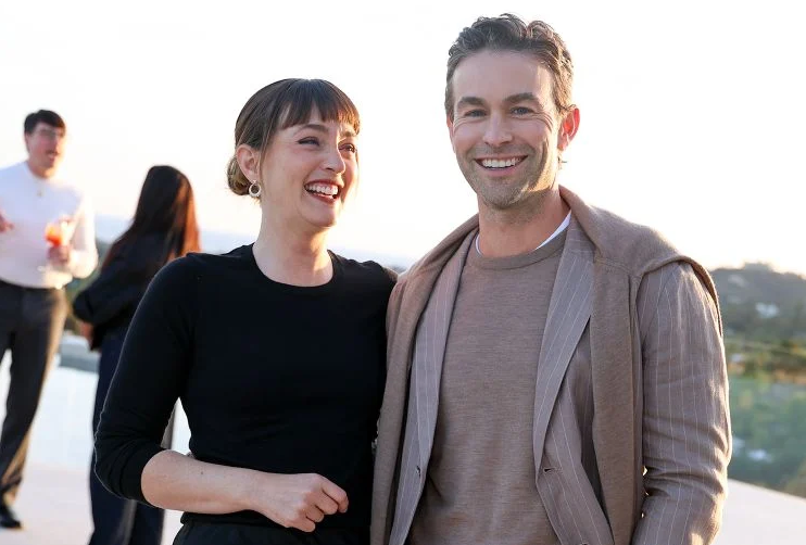 23일-행사장에서-찍힌-레이튼-미스터와-체이스-크로포드-(가십걸-블레어-&-네이트)-0-이미지