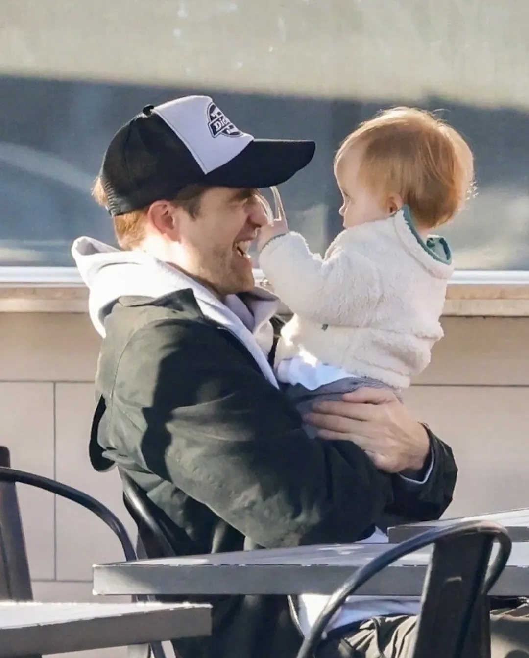 로버트-패틴슨-&-수키-워터하우스-딸-4-이미지