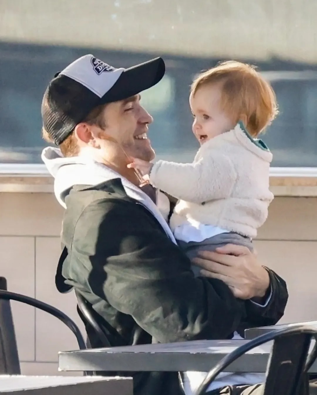 로버트-패틴슨-&-수키-워터하우스-딸-3-이미지