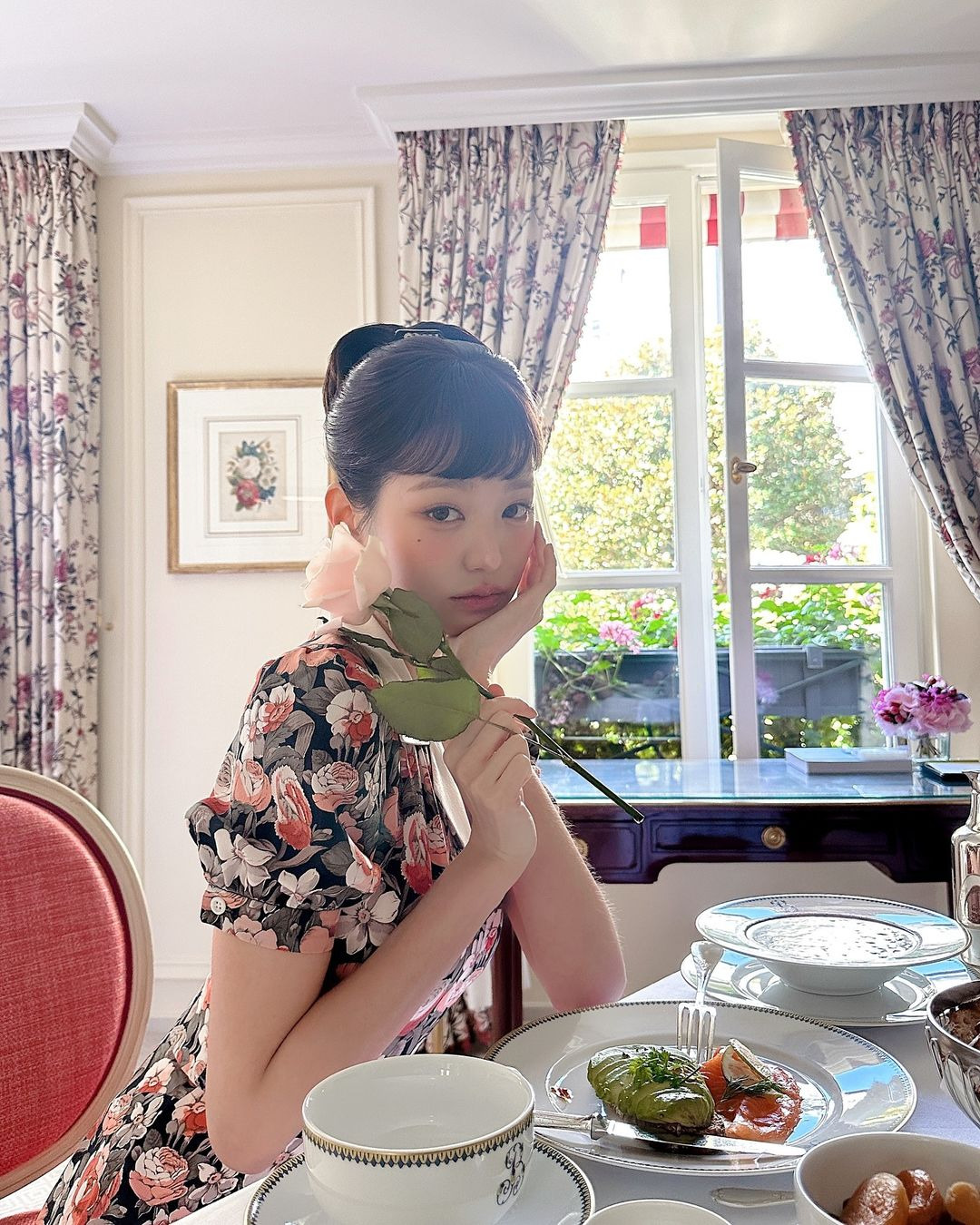 장원영과-악마를-프라다를-입는다-2-인터뷰하다가-앤-해서웨이가-순간-정색한-이유-ㅋㅋㅋ-7-이미지