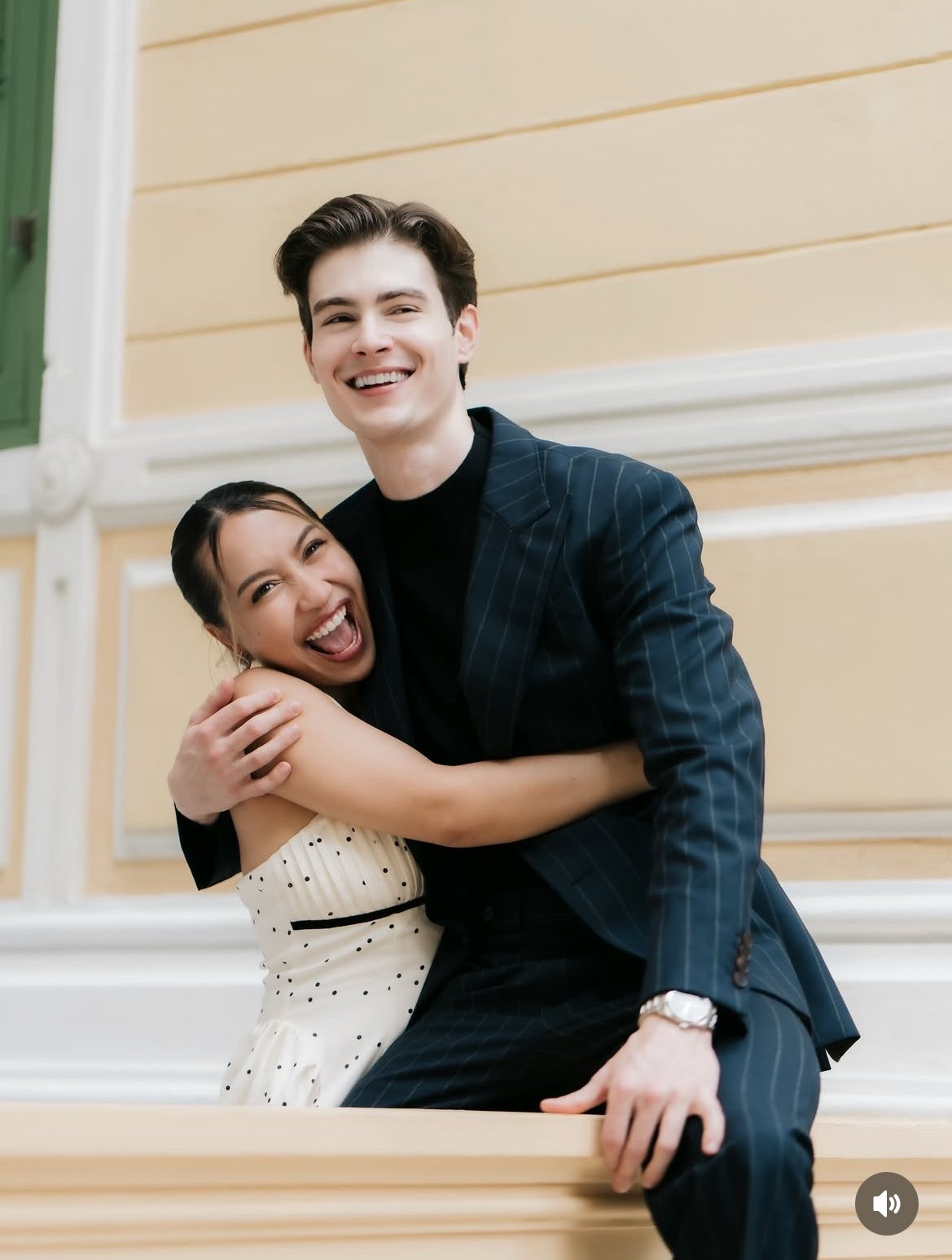 아내의-성형수술에-눈물흘리는-남편.jpgif-2-이미지