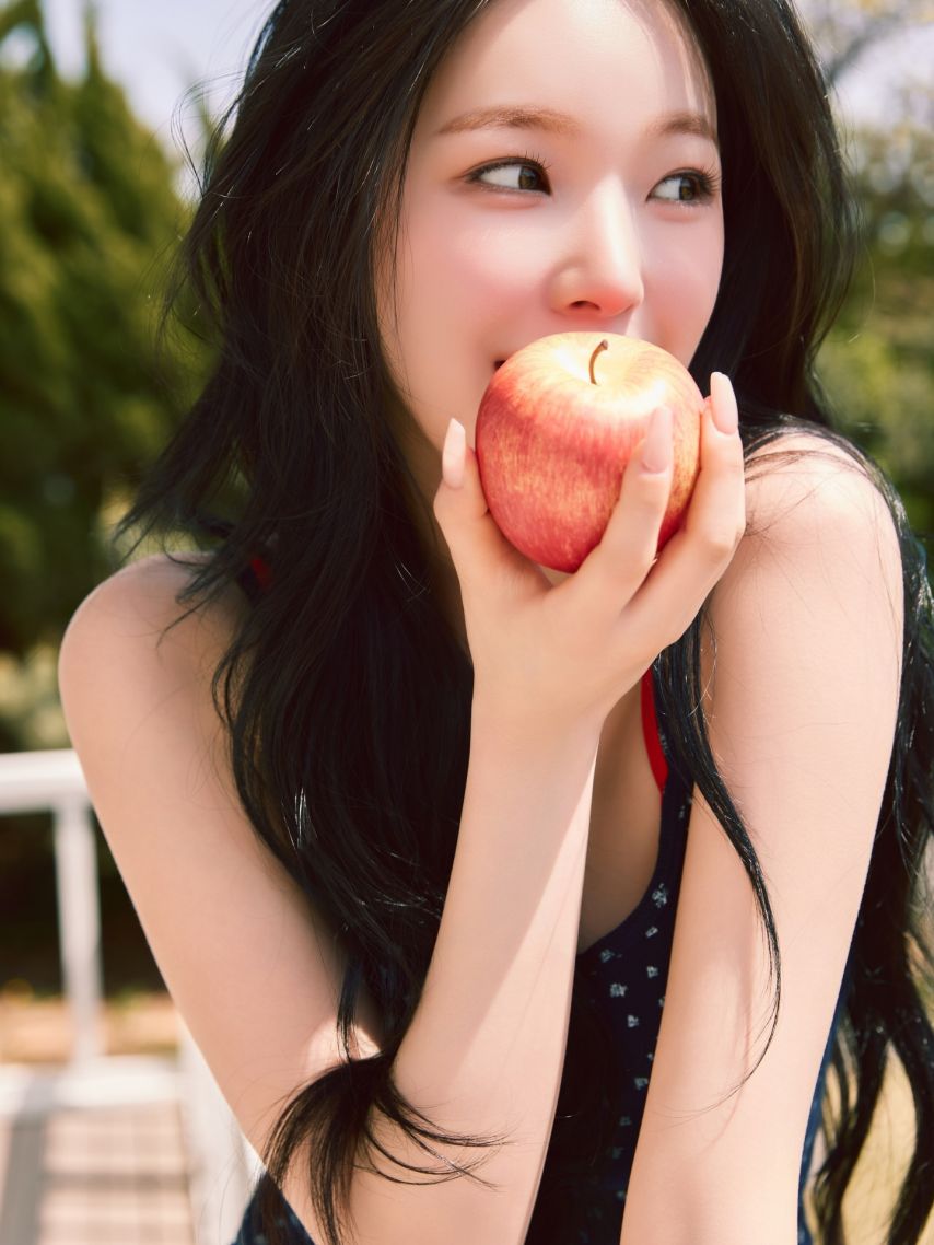 프로미스나인-백지헌-SPAO-화보.jpg-3-이미지