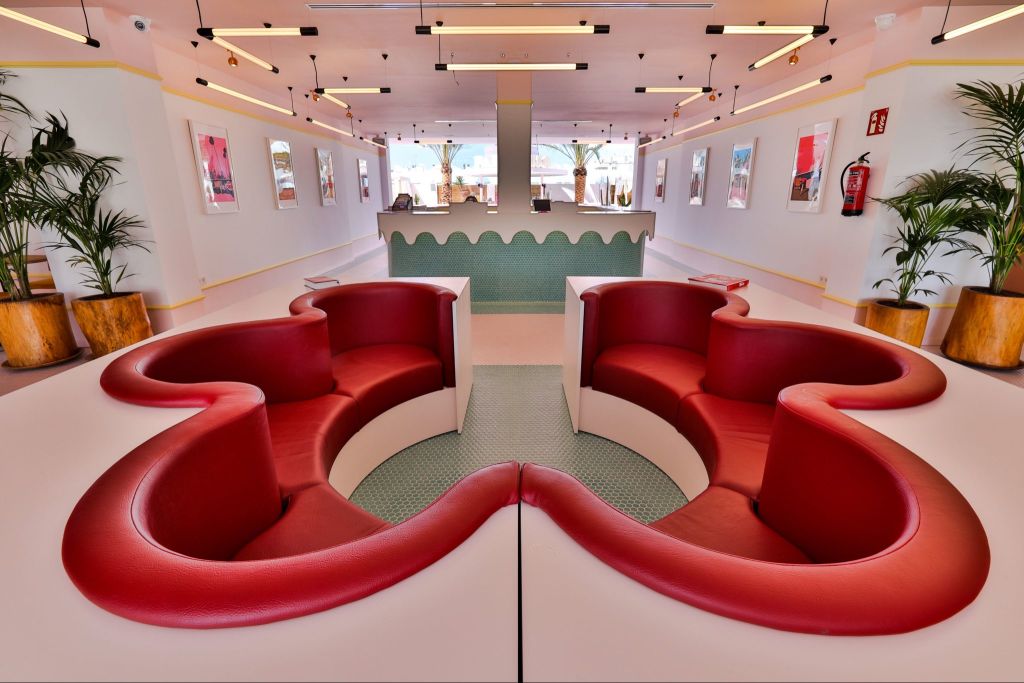 숙박비가-무료인-스페인-이비자의-어느-호텔-4-이미지