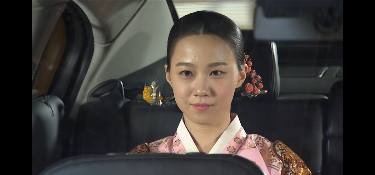 친구-모임가서-재벌집에-시집간-거-은근-티내는-방법-4-이미지