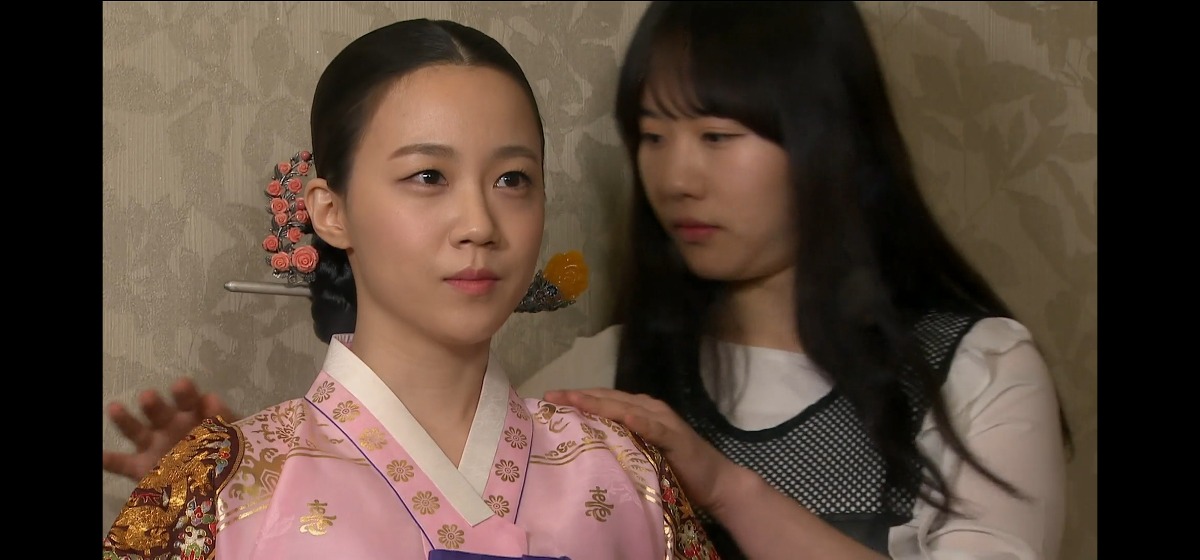 친구-모임가서-재벌집에-시집간-거-은근-티내는-방법-3-이미지