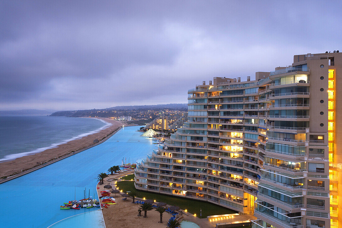 세계에서-가장-큰-수영장(칠레)-9-이미지