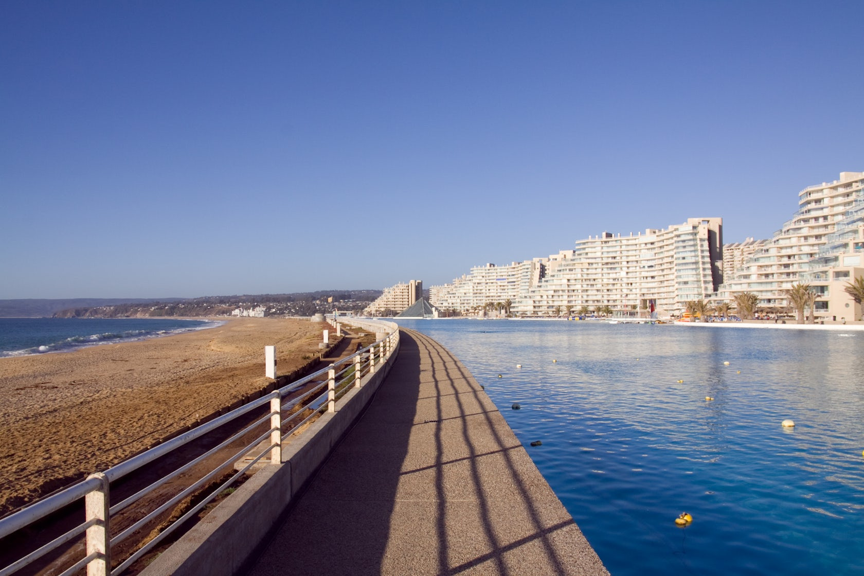 세계에서-가장-큰-수영장(칠레)-4-이미지