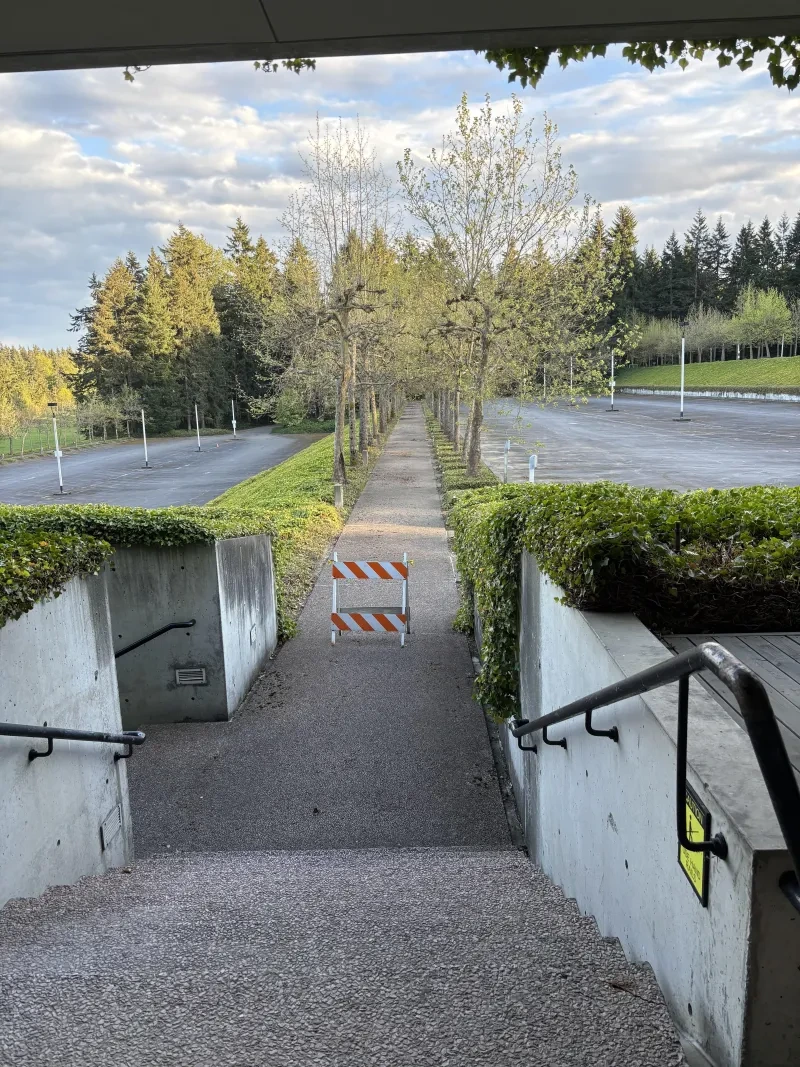 미국의-버려진-회사-건물-8-이미지