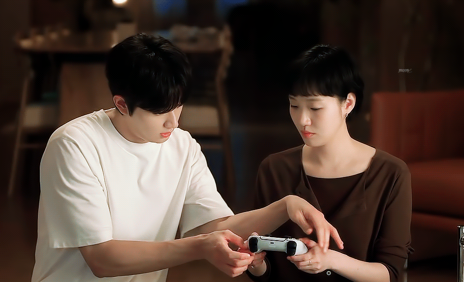 [윰세3]-키스도-안했는데-지혼자-다리-풀리고-난리난-연하남...gif-1-이미지