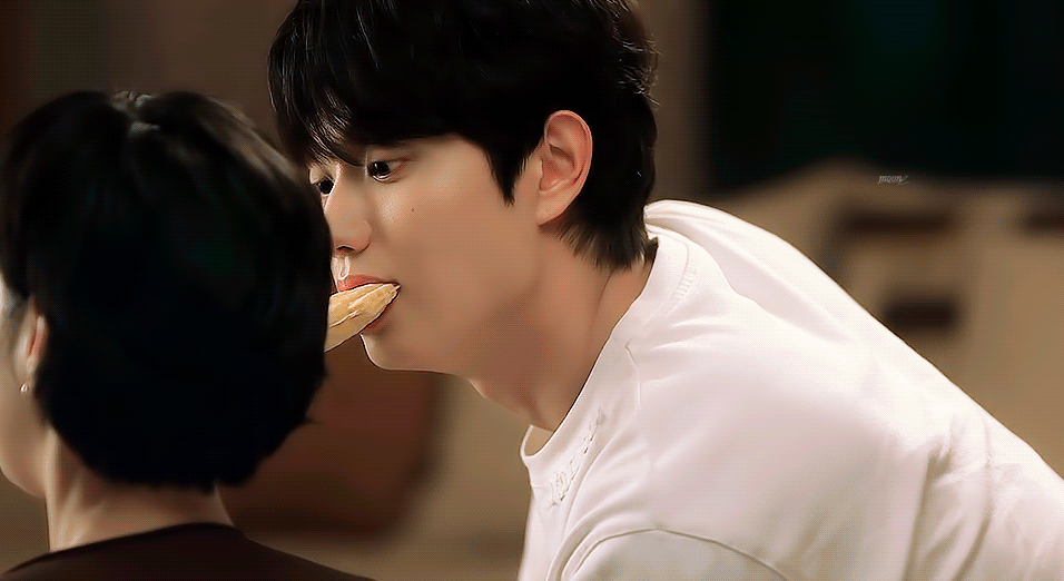 [윰세3]-키스도-안했는데-지혼자-다리-풀리고-난리난-연하남...gif-9-이미지