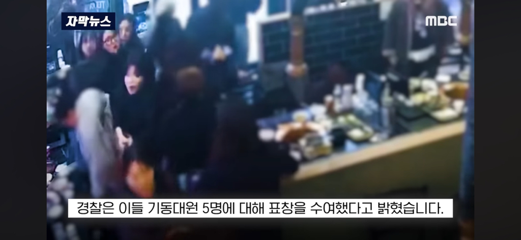 ‘뭐야’-입-닦고-일어서더니..-현장-진압한-‘막내-패기’-25-이미지