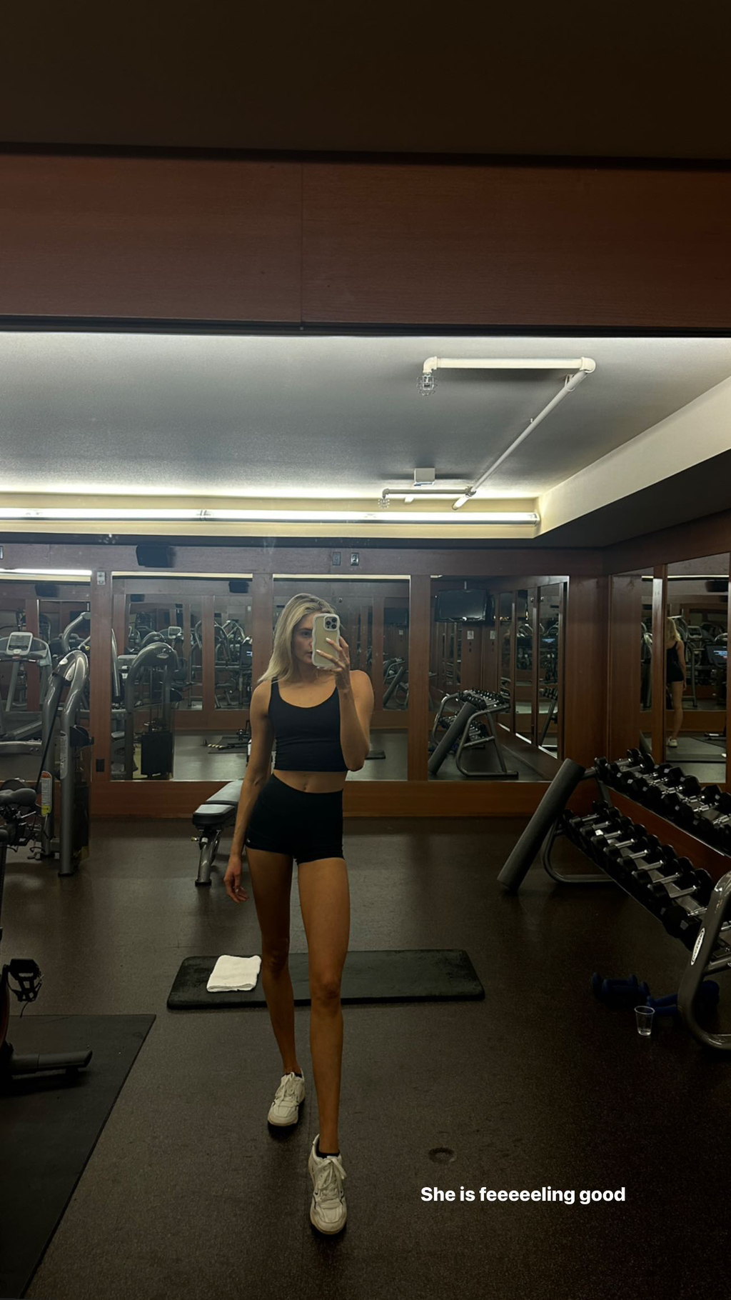 다리길이-보정-심하다고-욕먹은-모델.-jpg-1-이미지