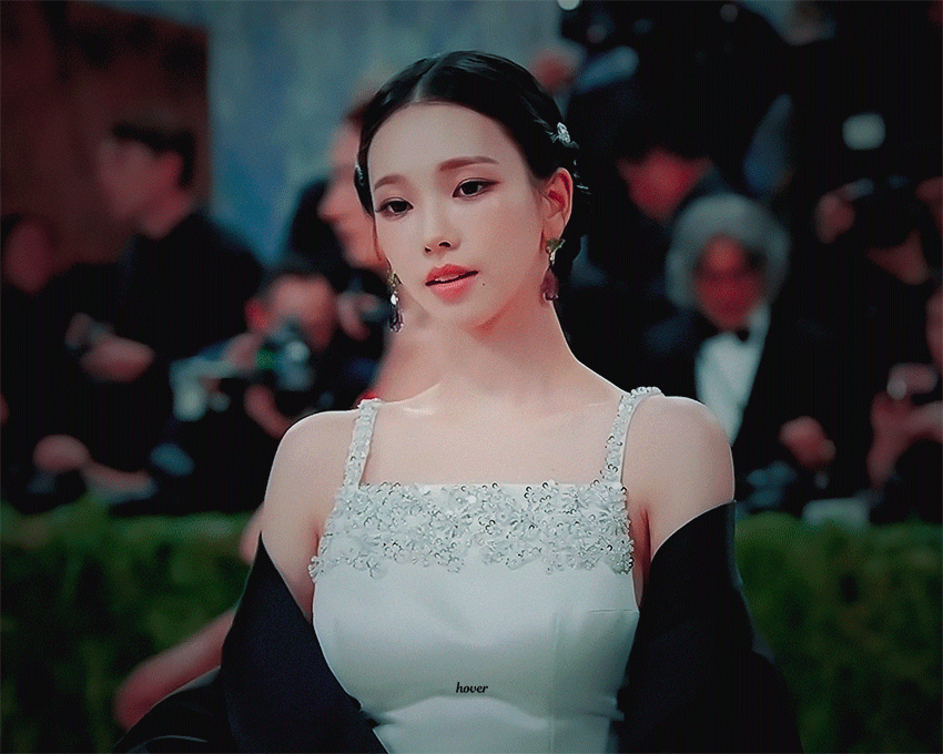 두루마기-입고-멧갈라-쇼-참석한-카리나.jpgif-13-이미지