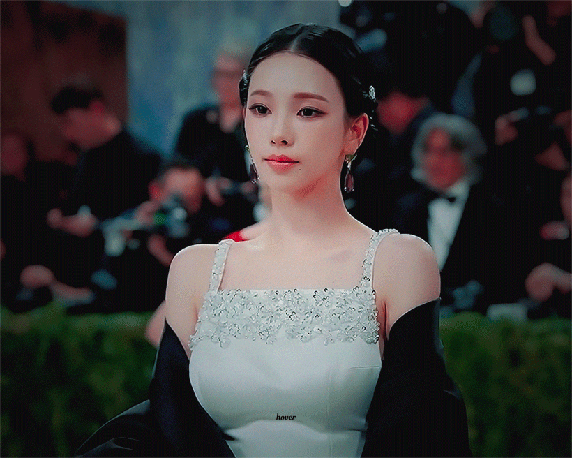 두루마기-입고-멧갈라-쇼-참석한-카리나.jpgif-12-이미지