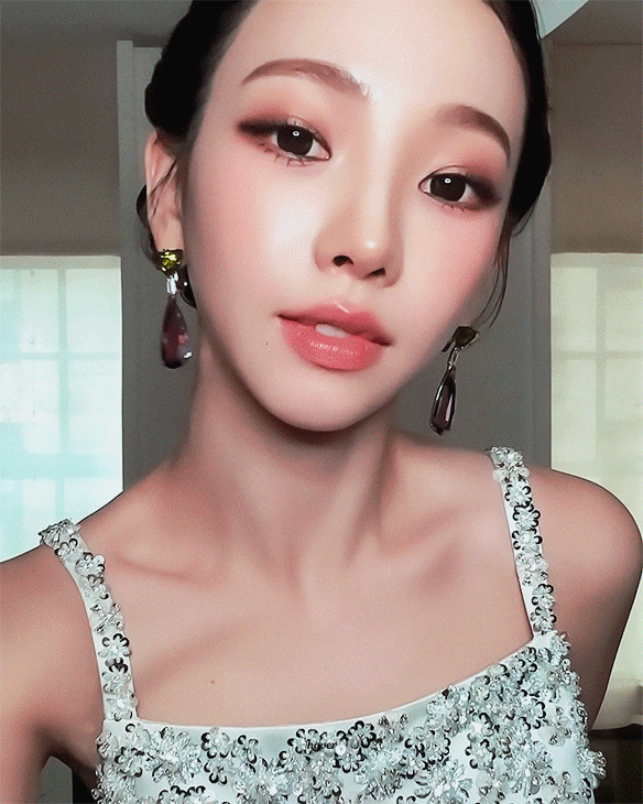두루마기-입고-멧갈라-쇼-참석한-카리나.jpgif-14-이미지