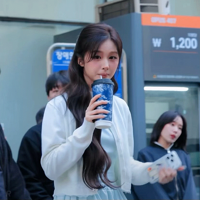 설윤-예고-편입-증명사진-ㄷㄷ.jpg-12-이미지