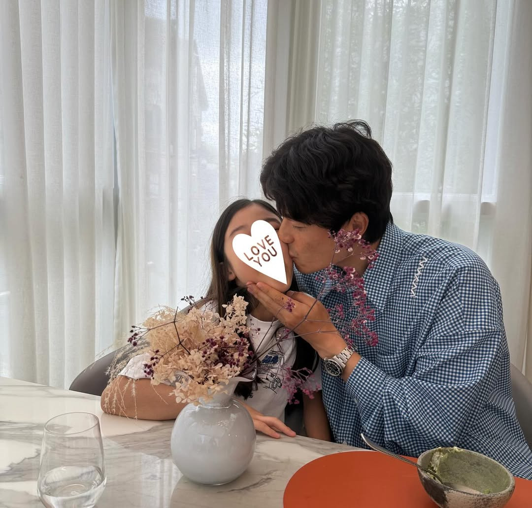한혜진이랑-사귀는-티-못내서-안달났던-기성용-19-이미지