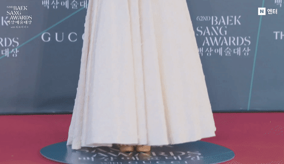 신세경-윤아-수지-박보영-2026-백상예술대상-레드카펫.gif-15-이미지