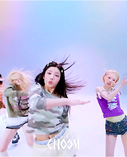 아일릿-마법전사-원희.gif-9-이미지