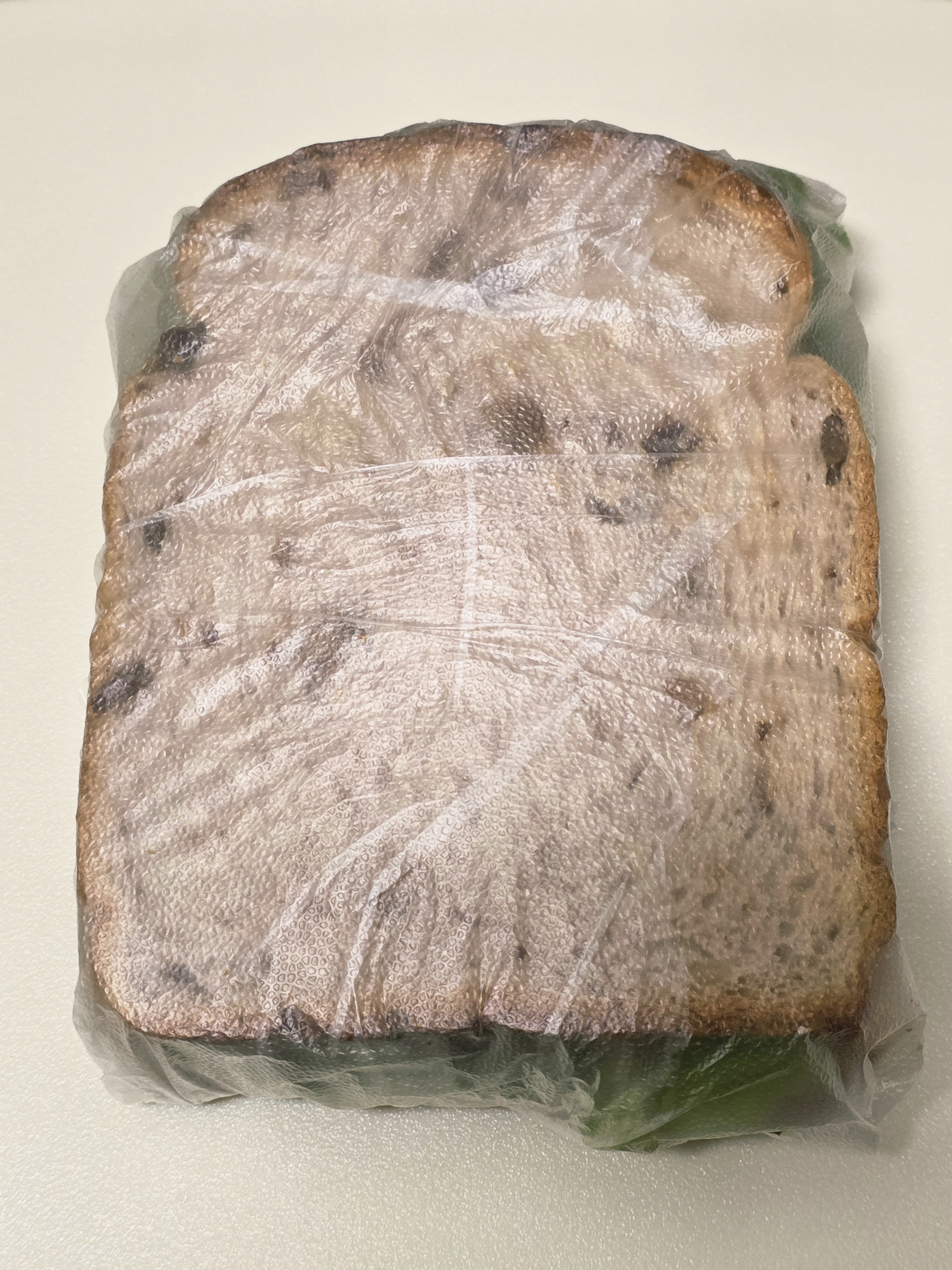 입-짧아서-맘터-휠렛버거가-남은-자의-바질-토마토-휠렛-샌드위치-7-이미지
