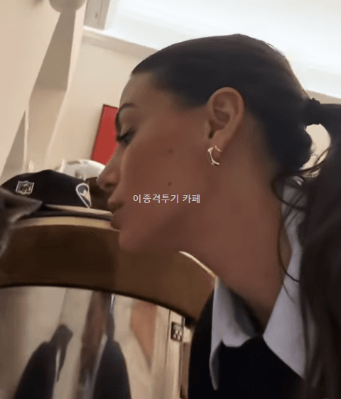 뽀뽀-거부하는-고양이-0-이미지