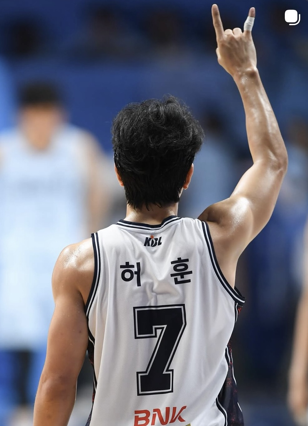 어제-우승하고-MVP-받으면서-저평가와-억까,-비난들-싸그리-틀렸단걸-증명하면서-프로농구-레전드반열에-오른-선수-3-이미지