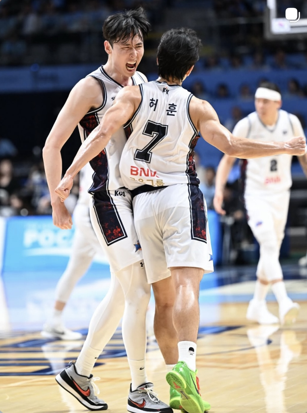 어제-우승하고-MVP-받으면서-저평가와-억까,-비난들-싸그리-틀렸단걸-증명하면서-프로농구-레전드반열에-오른-선수-5-이미지