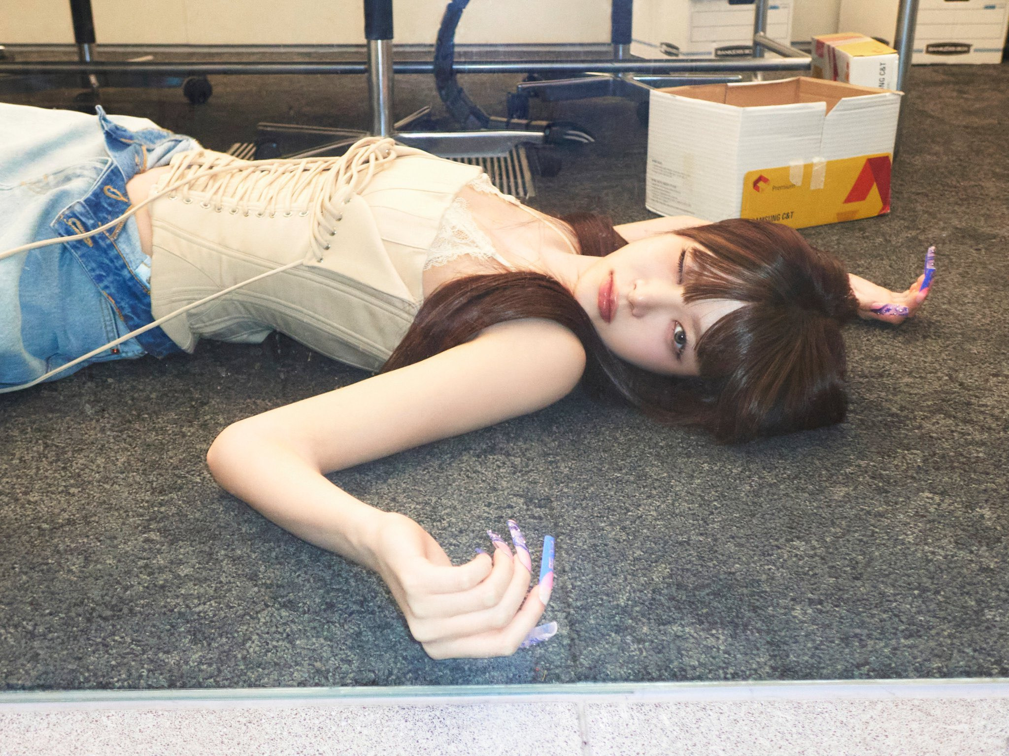 느낌-있다는-사옥에서-찍은-르세라핌-가성비-컨포.jpg-3-이미지