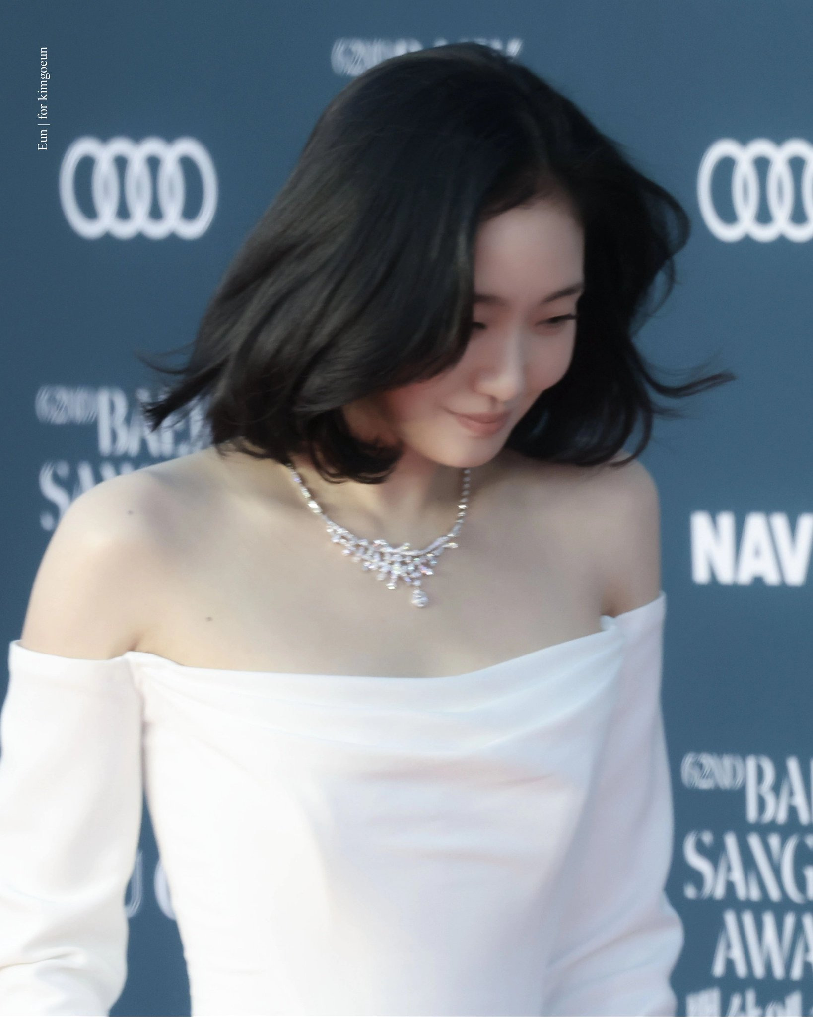 외길장군-속출한-어제-백상-김고은.gif-4-이미지