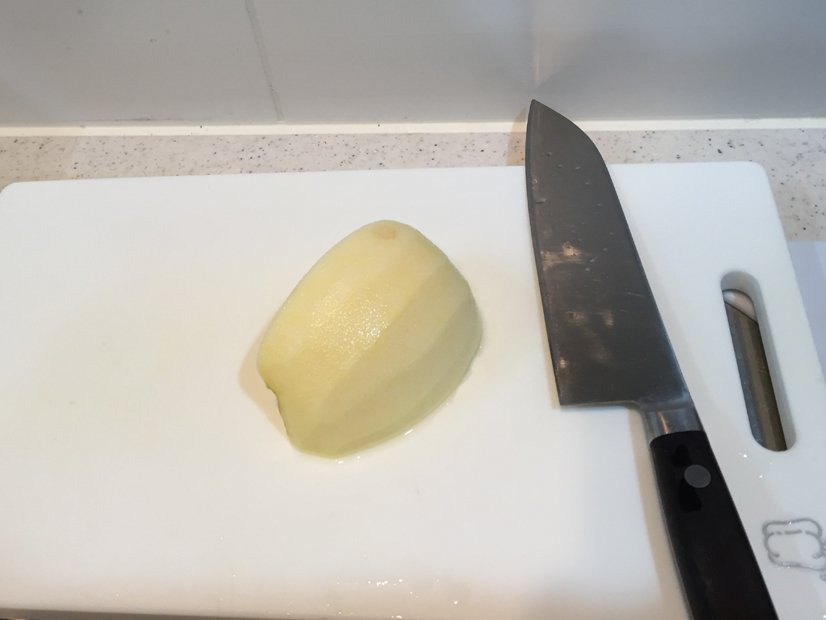 사과를-토끼모양으로-깎는-방법-2-이미지