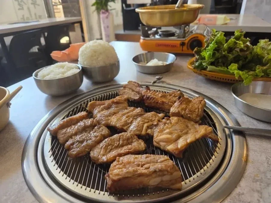 SNS에-올라온-어느-음식점의-옳게-된-공기밥-수준ㅎㄷㄷ.jpg-1-이미지