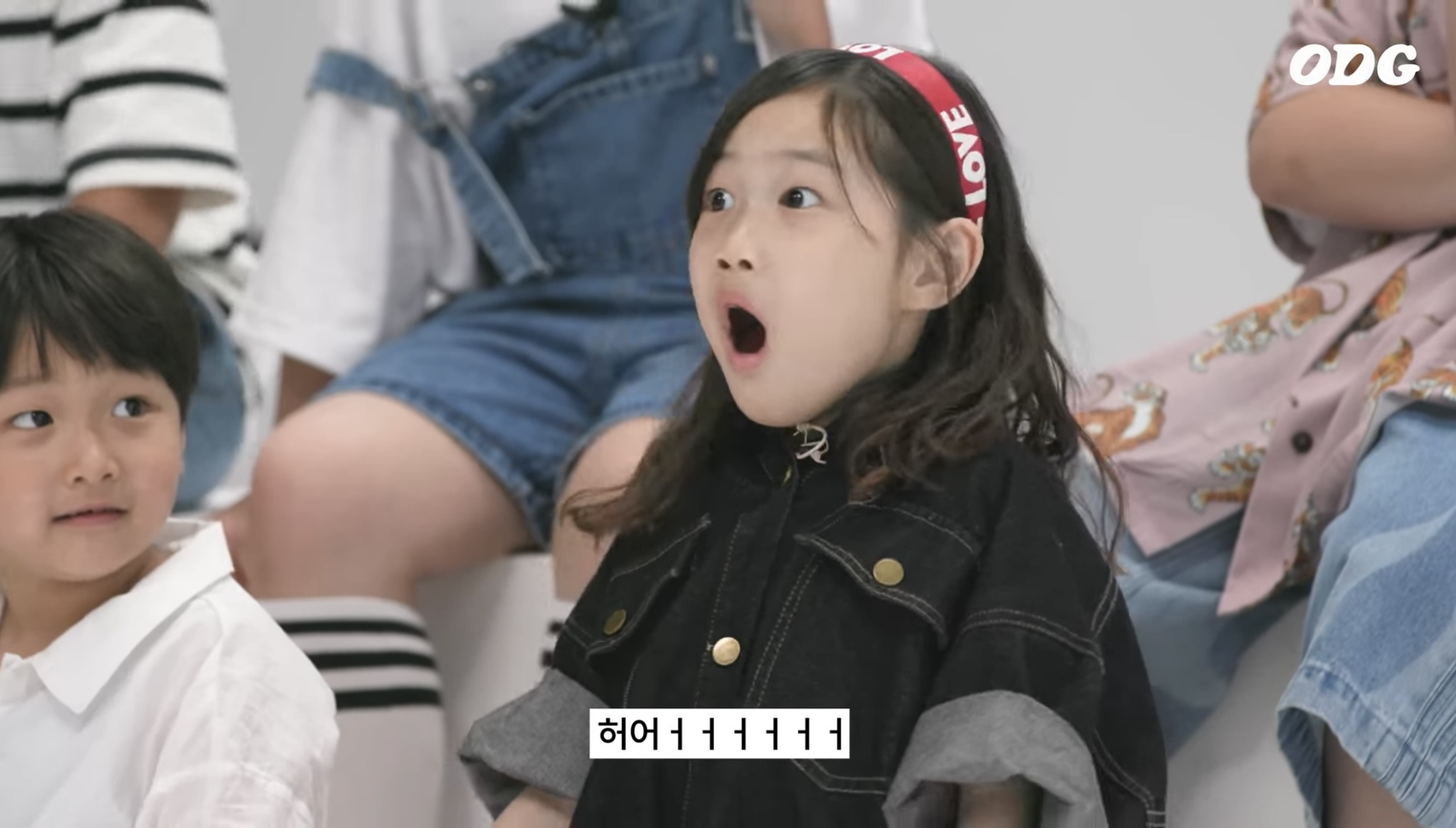 빌리-아일리시-처음-만난-아이들-반응-3-이미지