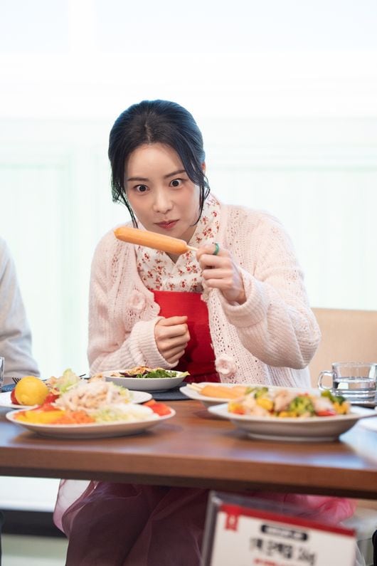 멋진-신세계-임지연-현대식-한복-착장-4-이미지