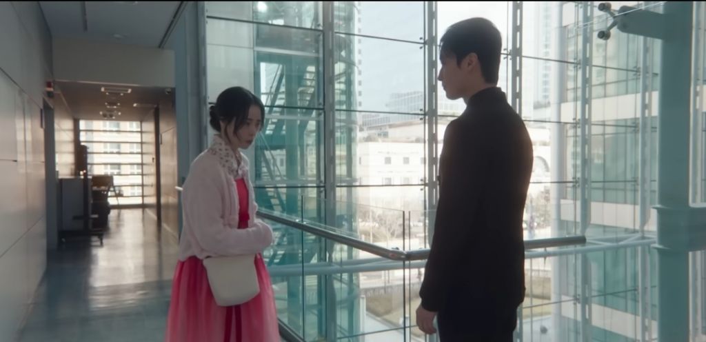 멋진-신세계-임지연-현대식-한복-착장-1-이미지