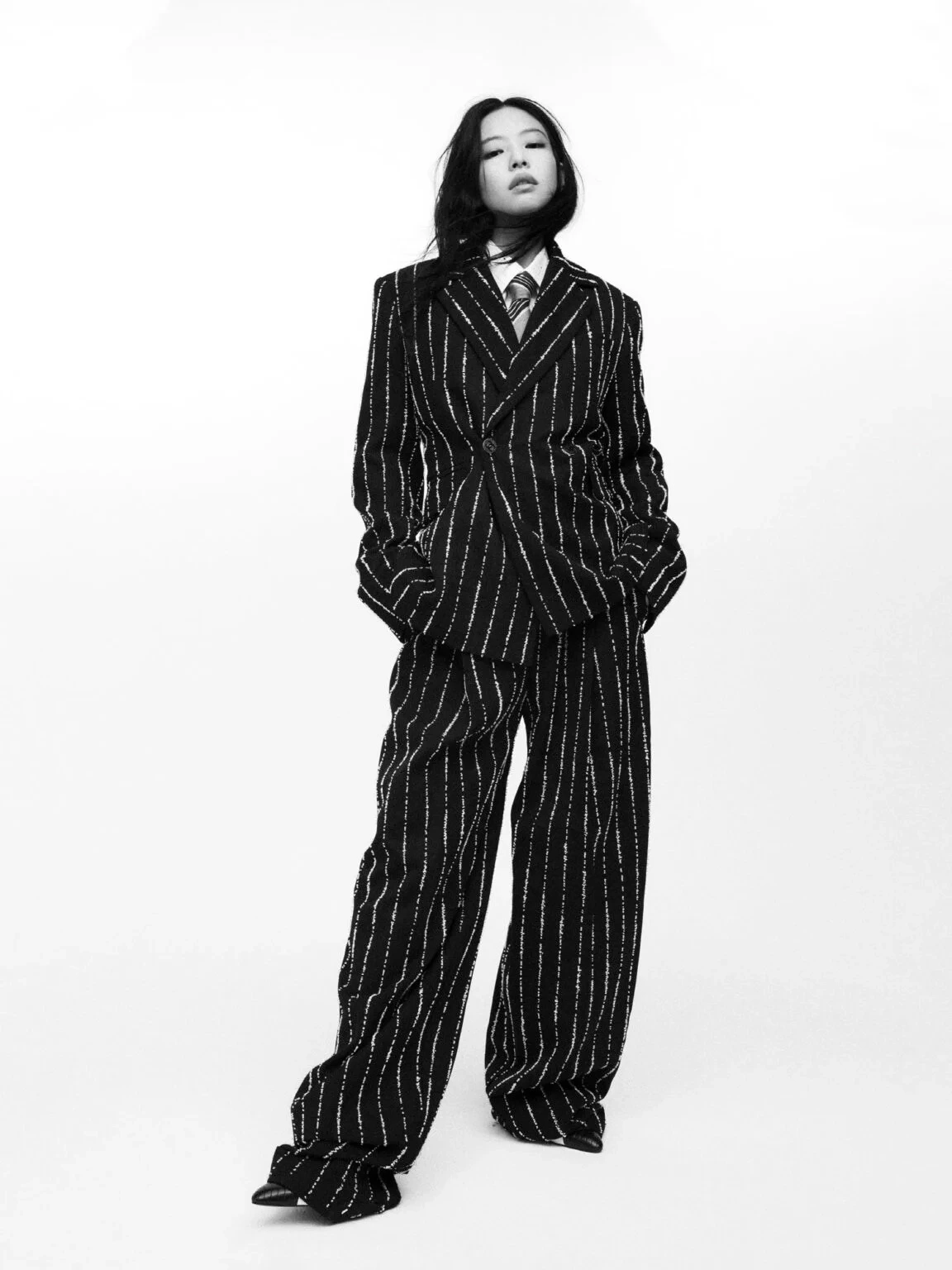 ＜데이즈드＞-블랙핑크-제니-2026샤넬-공방-컬렉션-커버,-화보-공개-5-이미지