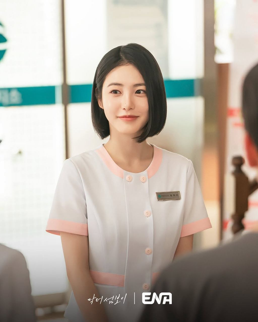 신예은-＜닥터-섬보이＞-포스터-촬영-메이킹-움짤.gif-1-이미지