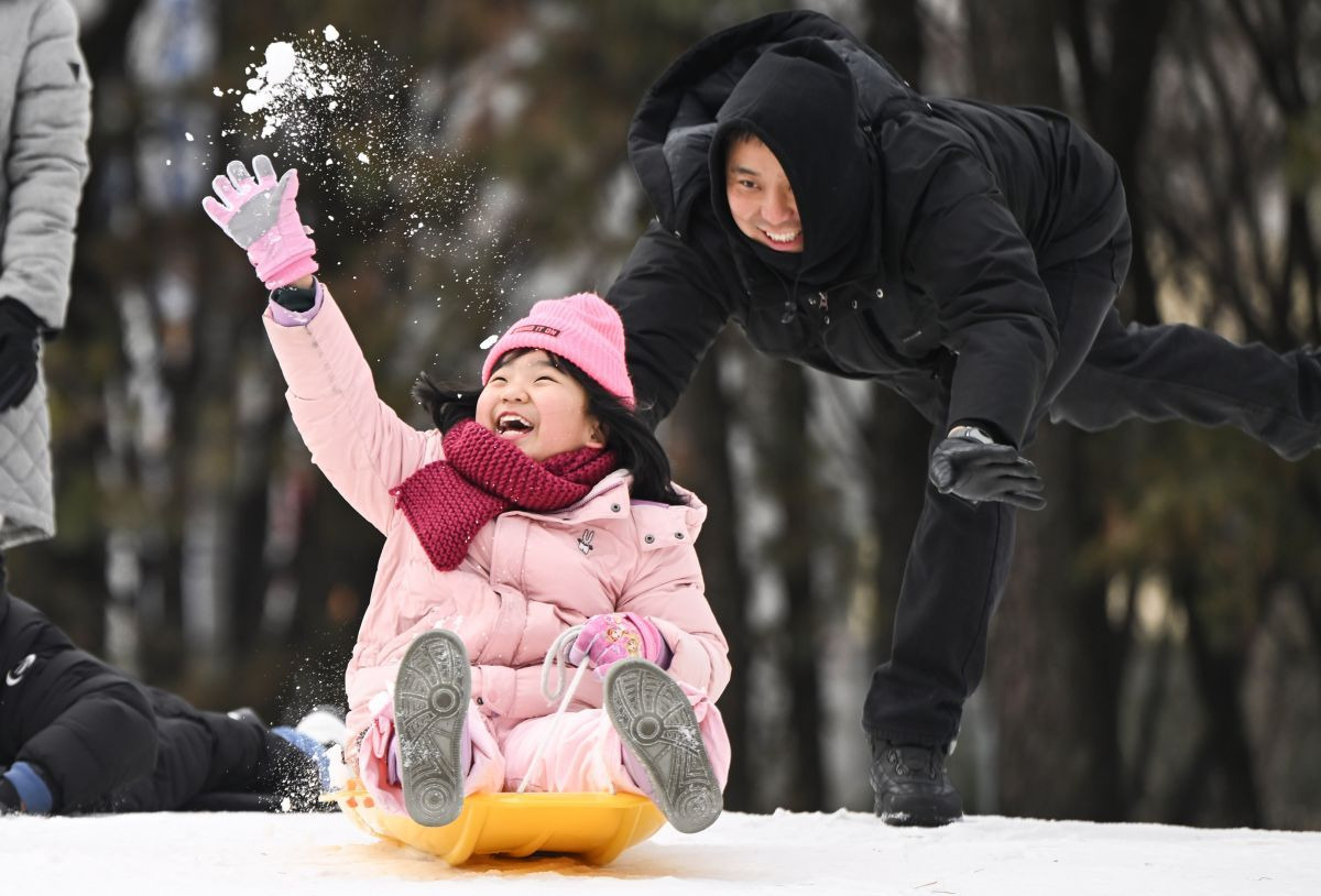 눈-내리는-오늘-자-너무-행복해-보이는-기사-사진.jpg-4-이미지